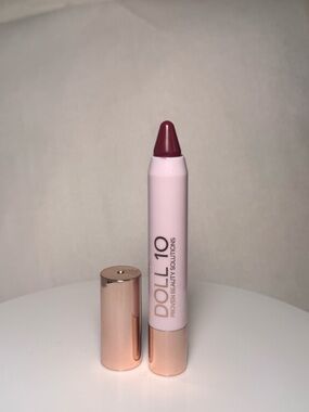 Doll 10 lip crayon color "i can" msrp $26
